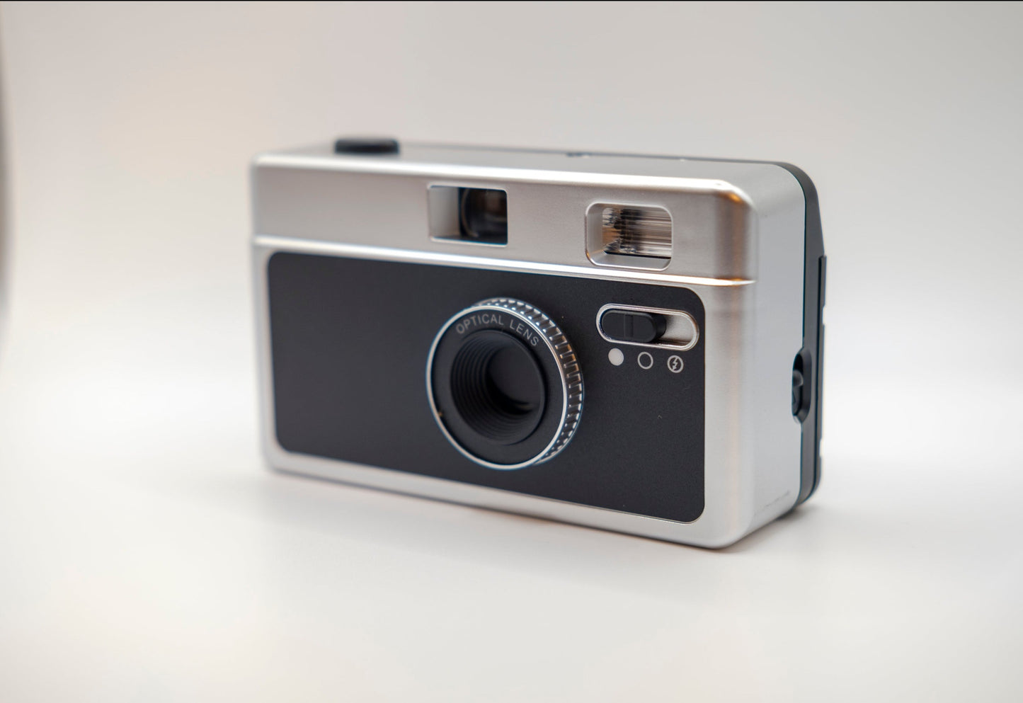 The LoFi Lumi:  Retro 35mm Reusable Film Camera With Built-in Flash